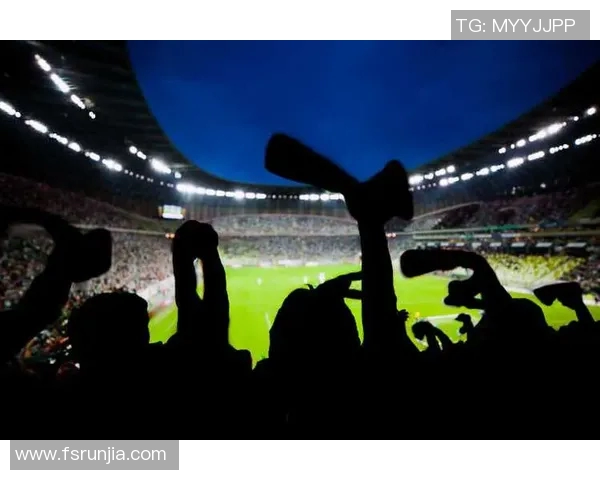 足球明星的亲民形象如何拉近与球迷的距离与互动